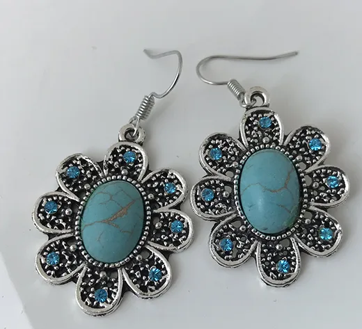Orecchini «Earrings flower oval stone turquoise» — foto 1 dell'alert INFO/00067/21