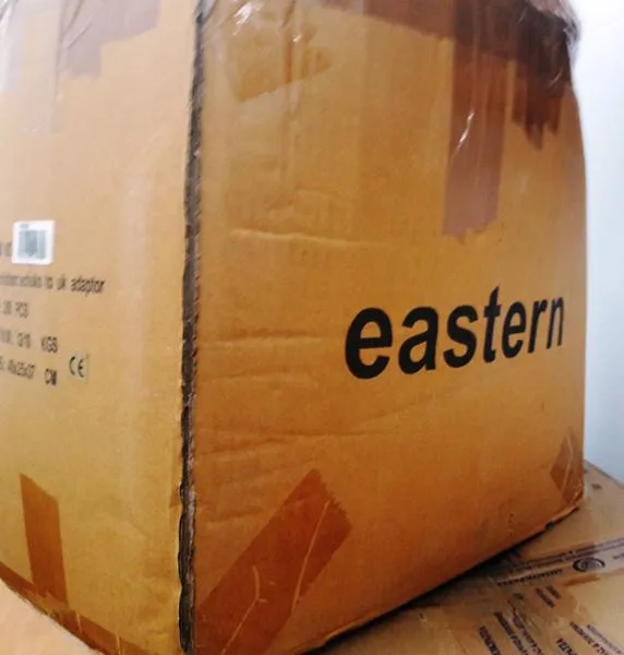Adattatore della spina di viaggio «Eastern» — foto 4 dell'alert A12/1415/18