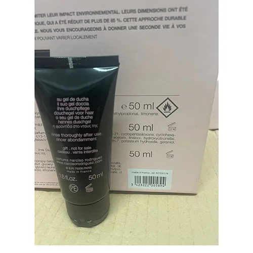 Set cosmetico «Eau de parfum - Body lotion - Shower gel» — foto 8 dell'alert A12/03643/24