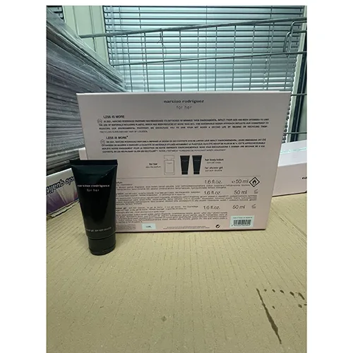 Set cosmetico «Eau de parfum - Body lotion - Shower gel» — foto 9 dell'alert A12/03643/24