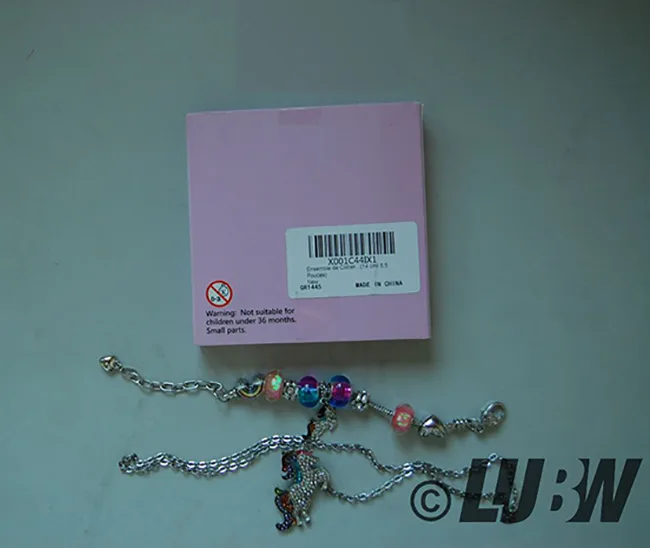 Bracciale «Einhorn Glänzend Kristall Buntes Charm Armband Strass Armreif mit Einhorn Geschenkbox Ka…» — foto 2 dell'alert INFO/00061/22
