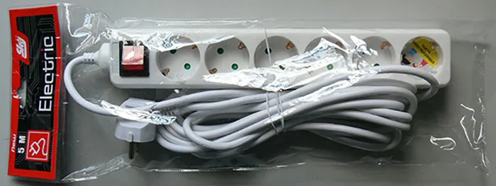 Cavo di prolunga «Electric /hatos, kapcsolós, védőérintkezős háztartási elosztó» — foto 2 dell'alert A11/00107/21