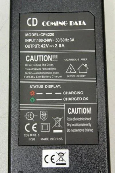 Scooter autobilanciante (hoverboard) «Electric powered self-balancing board» — foto 2 dell'alert A11/0073/19