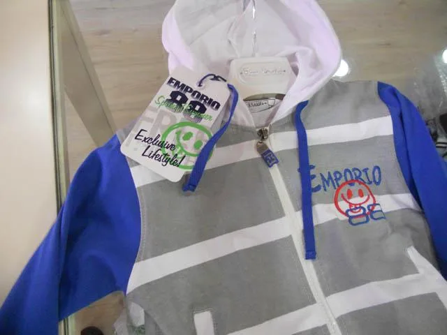 Set di abbigliamento per ragazzi «Emporio junior» — foto 2 dell'alert A12/1833/14