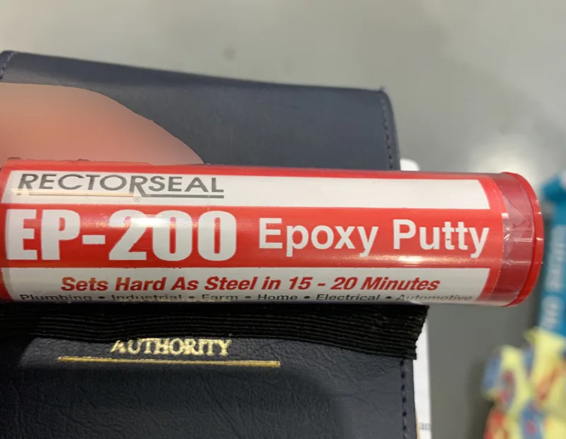 Putty epossidico «EP-200 Epoxy Putty» — foto 1 dell'alert A12/01216/20