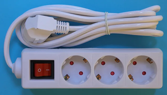 Cavo di estensione di rete «EUROPEAN ELECTRIC SOCKEE / Rotating outlet / hosszabbító» — foto 3 dell'alert A12/01414/20