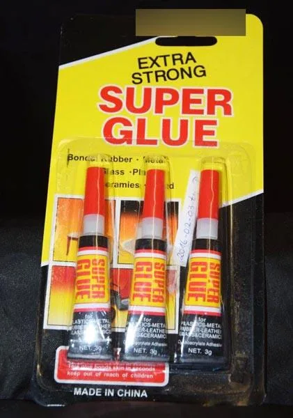 Colla «Extra Strong Super Glue» — foto 1 dell'alert A12/1378/16