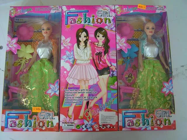 Bambola di plastica «Fashion GIRL» — foto 2 dell'alert A12/1323/14