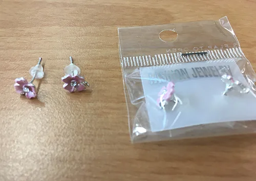 Orecchini «Fashion Jewelry» — foto 1 dell'alert A12/00211/21
