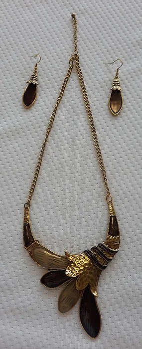 Collana e orecchini set «Fashion Jewelry» — foto 2 dell'alert A12/01246/22