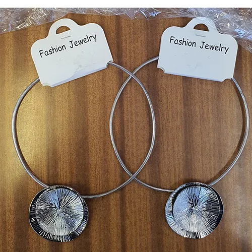Collana «Fashion Jewelry» — foto 2 dell'alert SR/02003/25