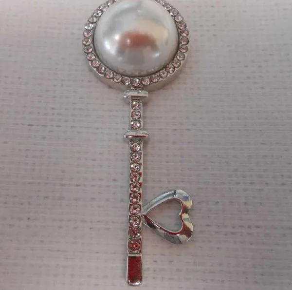 Gioielli di moda-vestiti «Fashion Jewelry» — foto 1 dell'alert A12/1358/19