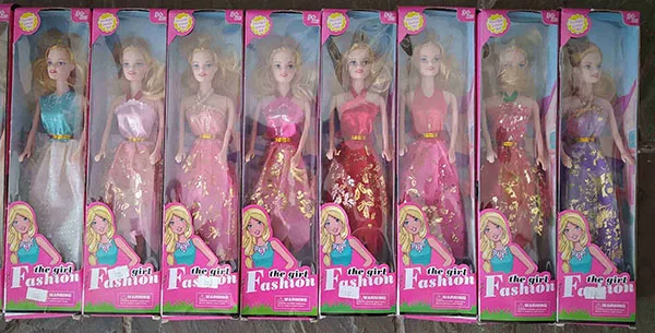 Bambola di plastica «Fashion the girl» — foto 2 dell'alert A12/01795/23