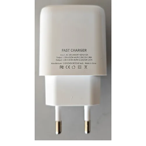 Adattatore «FAST CHARGE» — foto 2 dell'alert OR/00129/25