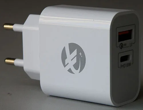 Caricabatterie USB «FAST SMART CHARGER» — foto 4 dell'alert A11/00117/21