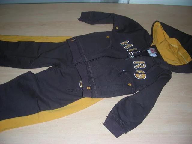 Felpa e pantaloni per bambini – HERO — foto 2 dell'alert 1155/09
