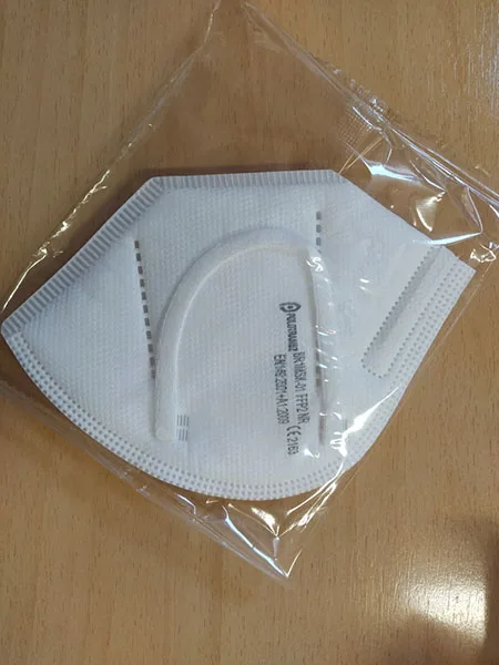 Maschera filtro antiparticolato «FFP2 eldobható szájmaszk / DISPOSABLE FFP2 FACE MASK» — foto 2 dell'alert A12/00721/22