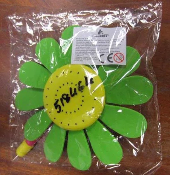 Fiore giocattolo di plastica e xilofono — foto 4 dell'alert A12/1251/16