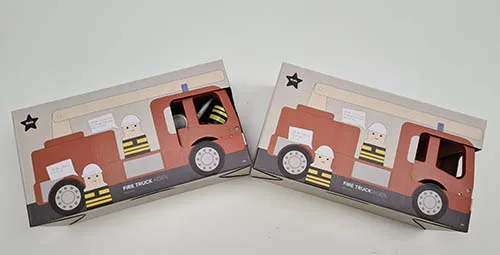 Giocattolo di legno «Fire truck AIDEN» (Kids Concept)