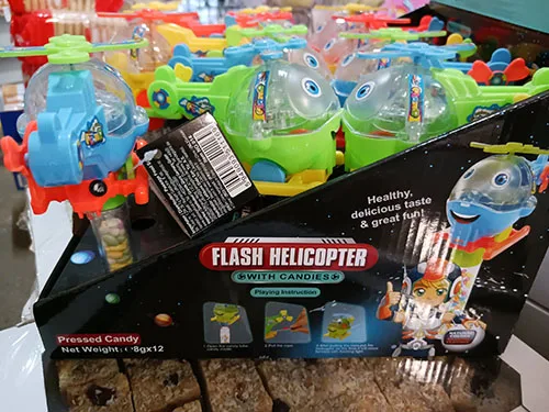 Elicottero giocattolo con dolci «FLASH HELICOPTER WITH CANDIES»