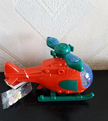 Elicottero giocattolo con dolci «FLASH SANTA HELICOPTER» — foto 4 dell'alert A12/01142/22