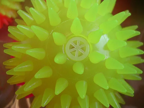 Palla di Yoyo puffer «Flashing spiky ball» — foto 3 dell'alert A12/01394/22