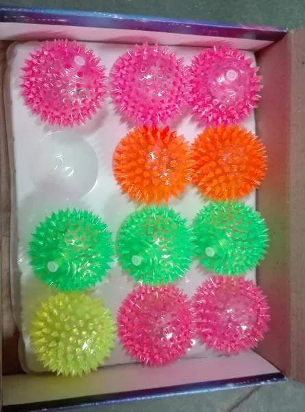 Palla morbida con punte «Flashing Spiky Ball» — foto 2 dell'alert A12/0362/18