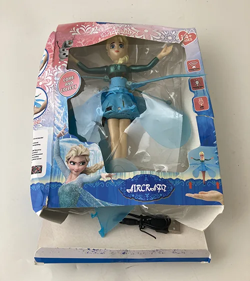 Bambola di plastica «Flying doll Flygande & Glittrande Prinsessan Elsa» — foto 2 dell'alert A12/01219/23