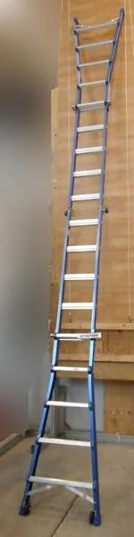 Scaletta «Folding ladder» — foto 1 dell'alert A11/0083/18