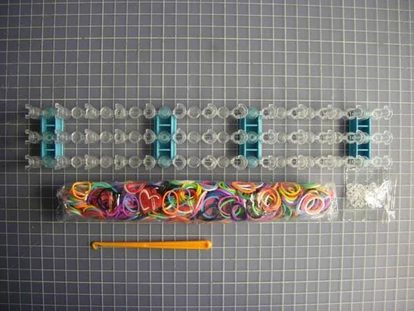 Set di band di telaio «Folie Looms Bandz» — foto 2 dell'alert A12/0028/15