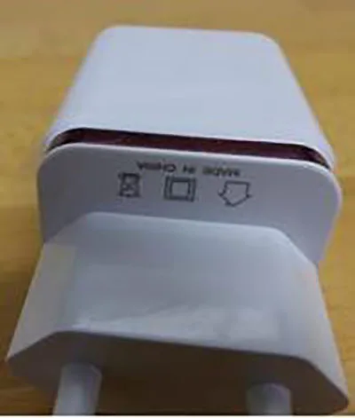 Caricabatterie USB «FOUR USB AC Adapter» — foto 4 dell'alert A12/01784/21