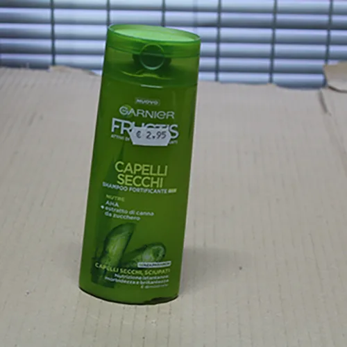 Shampoo «Fructis capelli secchi» (Garnier)