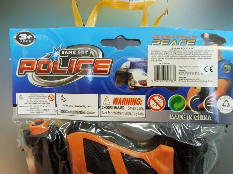 Set di giocattoli in plastica «Game Set Police» — foto 2 dell'alert A12/00341/20