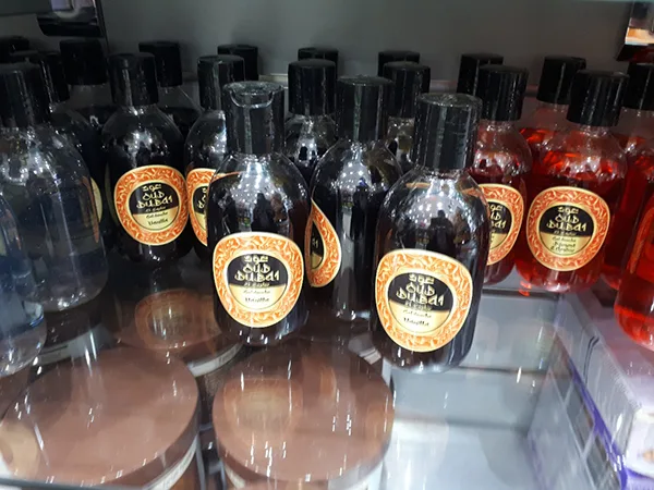 Gel doccia «Gel Douche Pomme d'Amour OUD DUBAI EL Saphir» — foto 4 dell'alert A12/00588/22