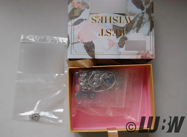 Braccialetti con ciondoli «Geschenke für Mädchen 4-16 Jahre - TOUVE 89 pcs Charm Armband Kit, Armbänder Selber Mädc…» — foto 6 dell'alert INFO/00083/22