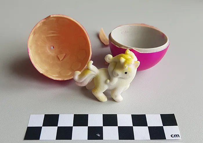 Giocattolo espandibile «Ginormous Unicorn Egg» — foto 2 dell'alert A12/00584/21