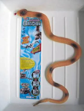 Giocattolo di plastica "Snake" – Magic Aqua Grow. (Magic Aqua Grow.)