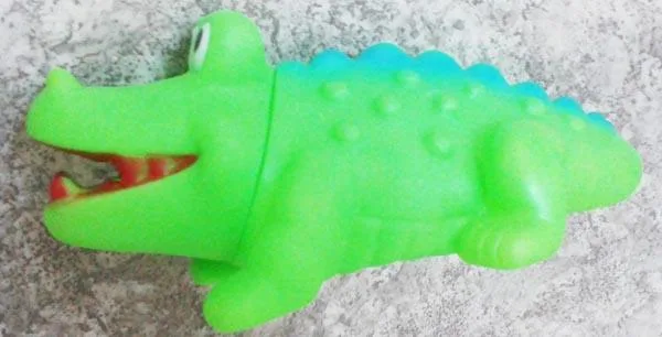 Giocattolo di plastica spremuta — foto 2 dell'alert A12/0186/16