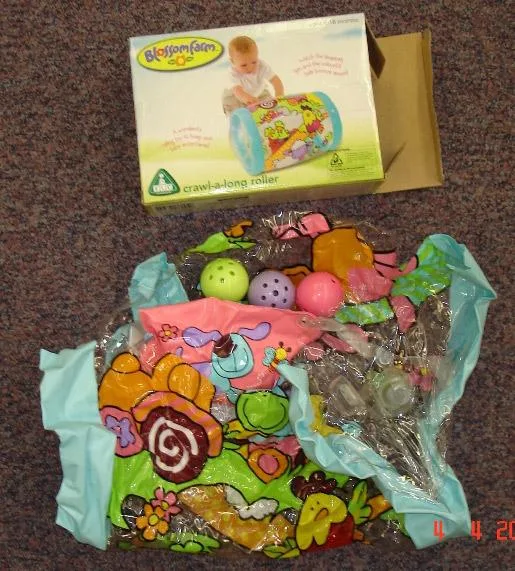 Giocattolo gonfiabile in plastica – "Crawl-a-Long Roller" — foto 3 dell'alert 0606/08