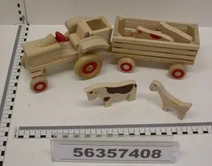 Giocattolo in legno – Trattore con appendiabiti e animali — foto 3 dell'alert 1305/07