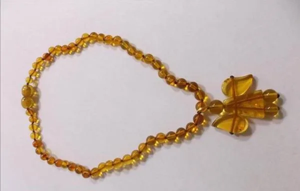 Gioielli ambrati per bambini (Darra)