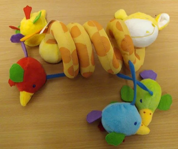 Giocattolo morbido «Giraffe Baby Crib Activity Spiral Stroller Toy» (Aqure)