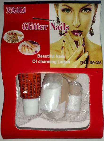 Chiodi falsi «Glitter Nails» — foto 1 dell'alert A12/00642/22