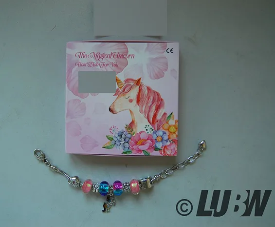 Bracciale con ciondolo «Glitzerndes Einhorn-Armband-Halsketten-Set mit glitzernden Kristallen, mit Grußkarte, Ge…» — foto 1 dell'alert INFO/00024/22