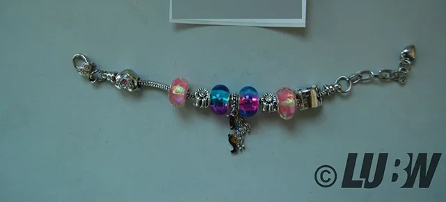 Bracciale con ciondolo «Glitzerndes Einhorn-Armband-Halsketten-Set mit glitzernden Kristallen, mit Grußkarte, Ge…» — foto 3 dell'alert INFO/00024/22
