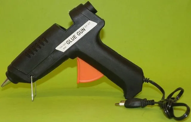 Pistola della colla &amp; #13; &amp; #13; «Glue Gun» — foto 1 dell'alert A12/1914/12