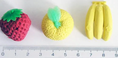 Gomme – un set di 10 matite di grafite con gomma, righello e 3 gomme a forma di fragola, limone e banana — foto 2 dell'alert 0858/06