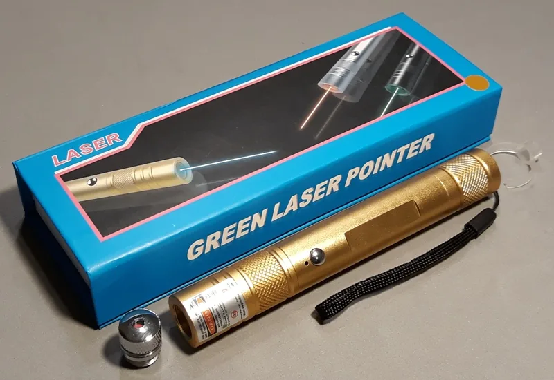 Puntatore laser «GREEN LASER POINTER» — foto 4 dell'alert A12/01836/21