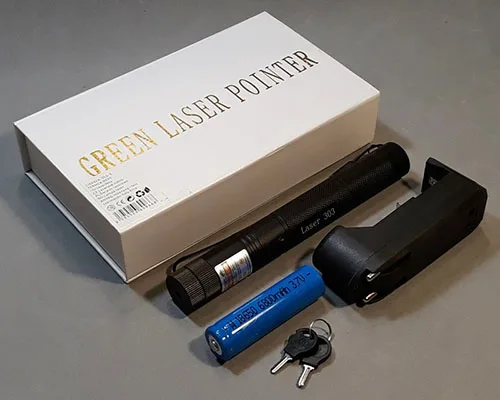 Puntatore laser «GREEN LASER POINTER/Lézerfény» — foto 4 dell'alert A12/01305/22