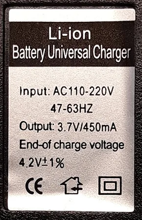 Puntatore laser con caricabatterie «GREEN LASER POINTER; Li-ion Battery Universal Charger» — foto 4 dell'alert A12/01826/20